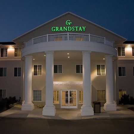 แกรนด์สเตย์ เรซิเดนเชียล สวีท โฮเต็ล - โอแคลร์ Hotel ภายนอก รูปภาพ