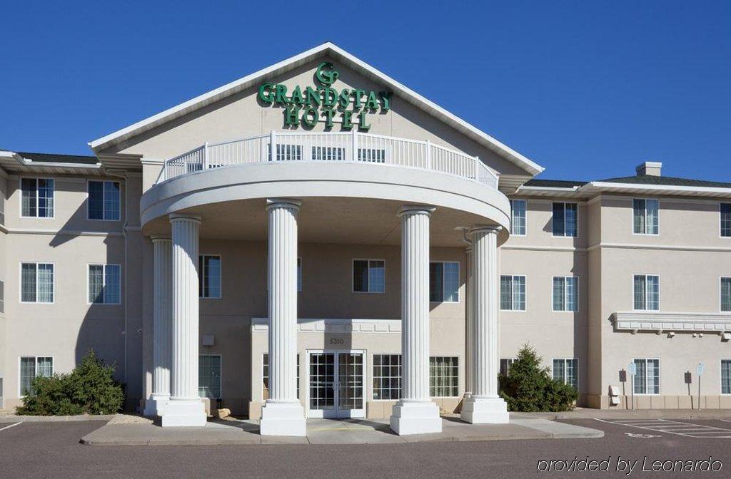 แกรนด์สเตย์ เรซิเดนเชียล สวีท โฮเต็ล - โอแคลร์ Hotel ภายนอก รูปภาพ