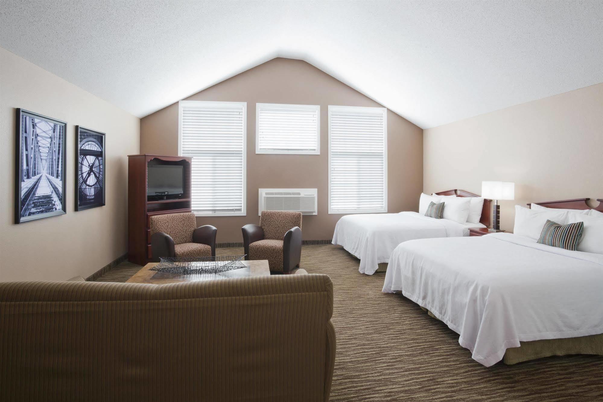 แกรนด์สเตย์ เรซิเดนเชียล สวีท โฮเต็ล - โอแคลร์ Hotel ภายนอก รูปภาพ